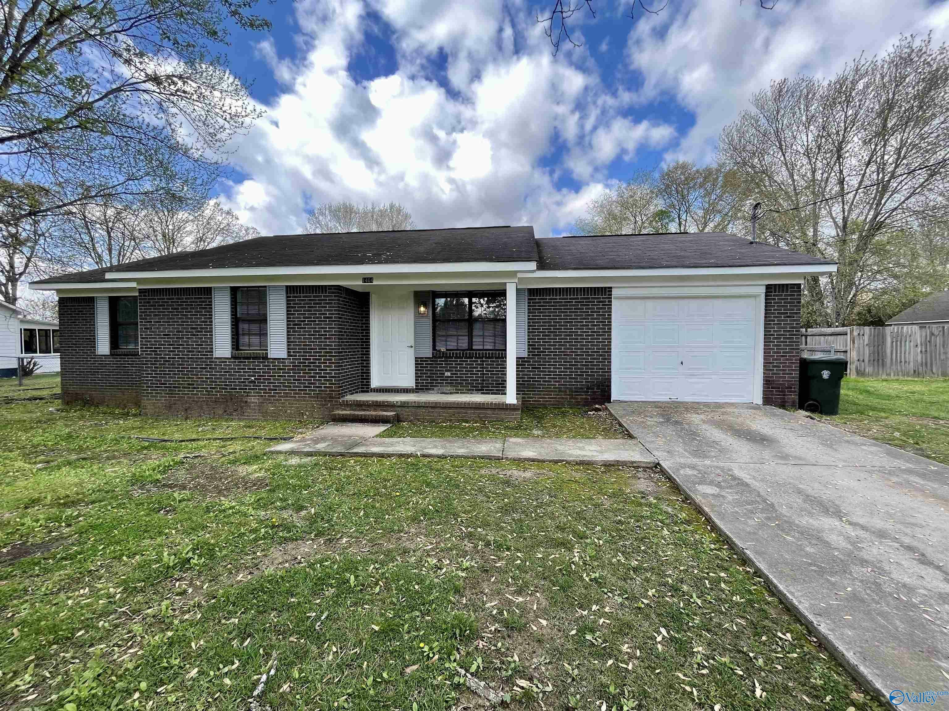 Property Photo:  1464 Carter Grove Road  AL 35750 