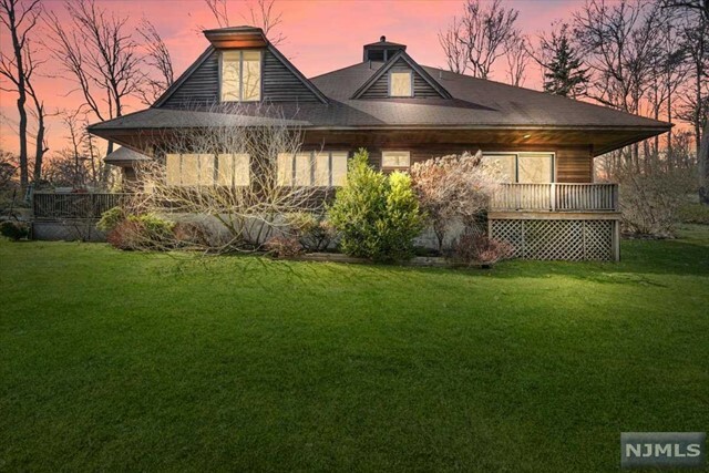 Property Photo:  1 Lookout Road  NY 10987 