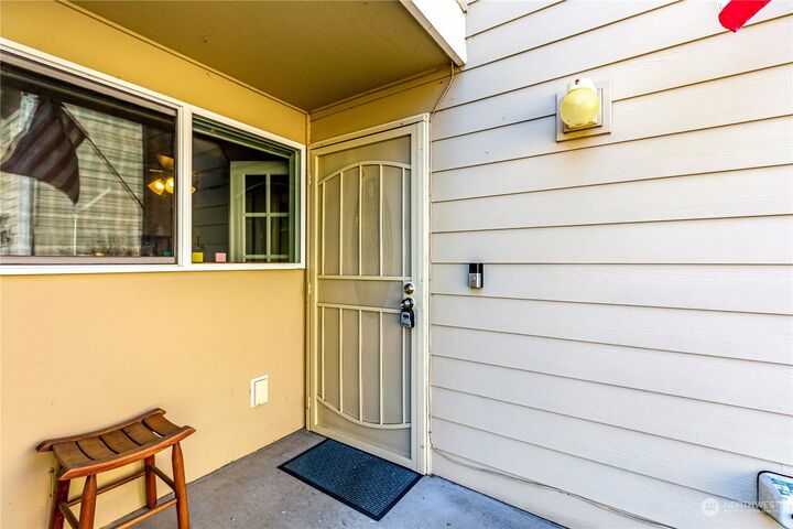 Property Photo:  1917 M Street NE  WA 98002 