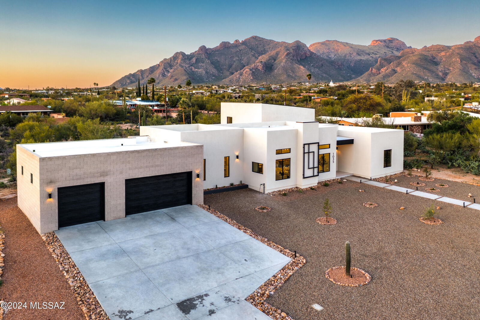 Property Photo: 1035 E Camino De Los Padres AZ 85718