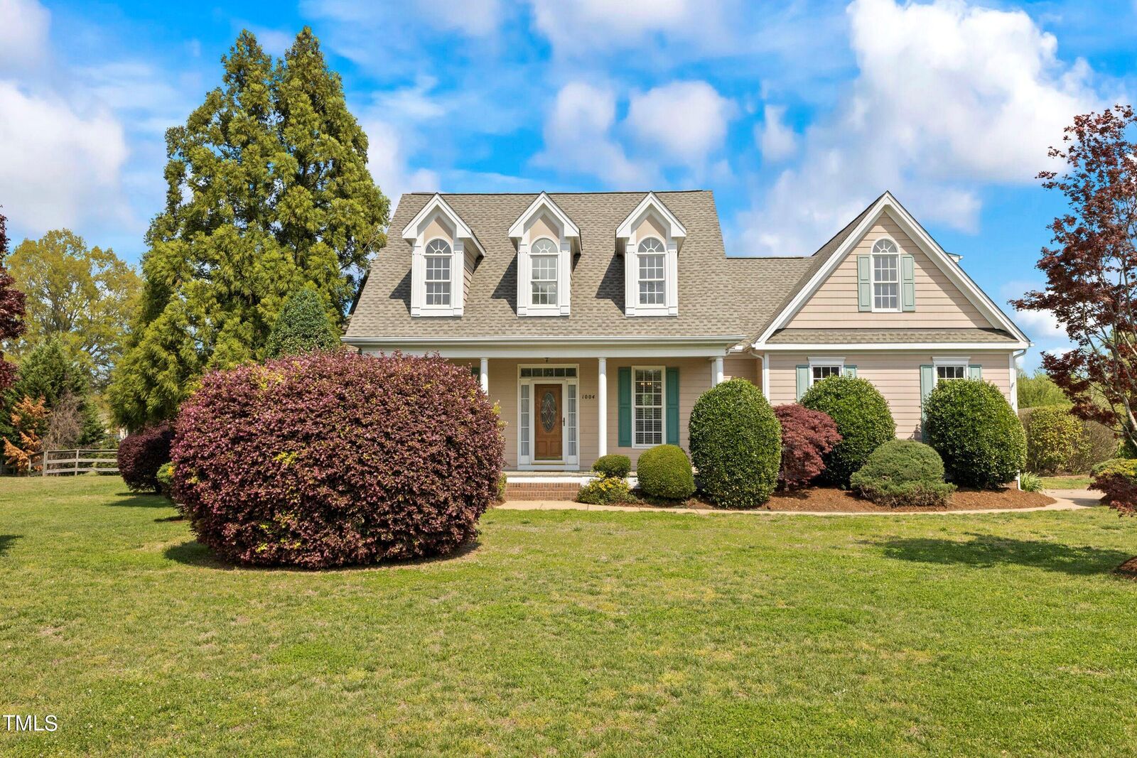 Property Photo: 1004 Pasture View Lane Lane NC 27603