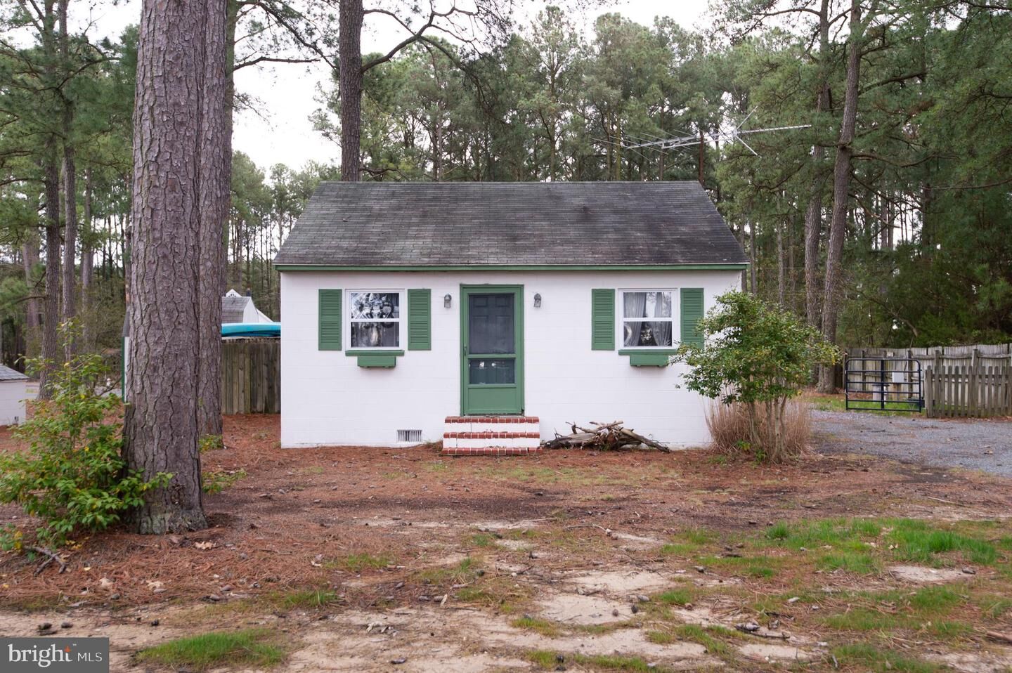 Property Photo: 819 Seabreeze Drive MD 21613