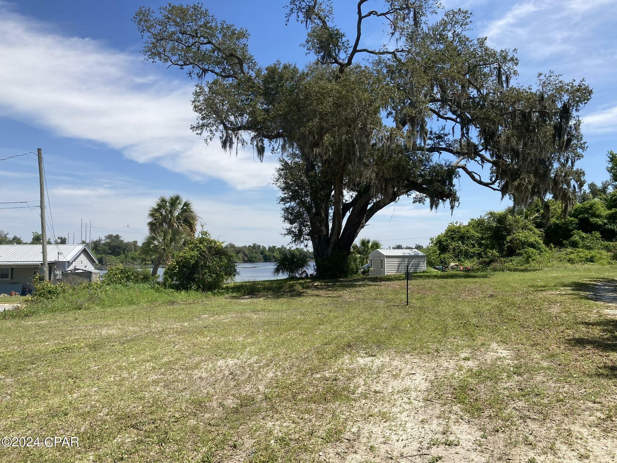 Property Photo:  103 Morris Drive  FL 32404 