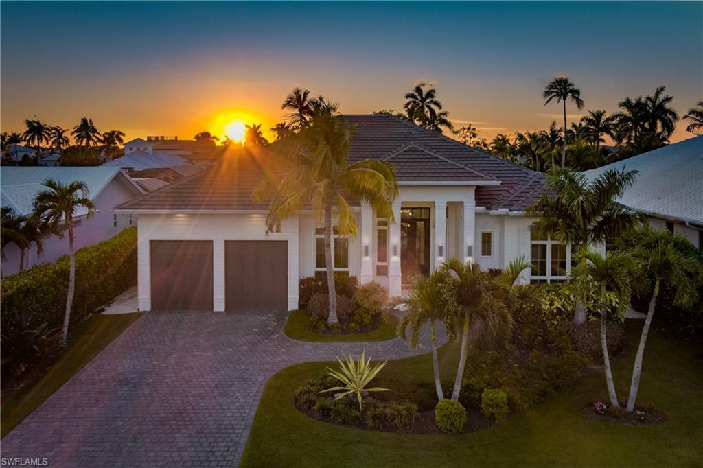 Property Photo: 2150 Tarpon Rd FL 34102