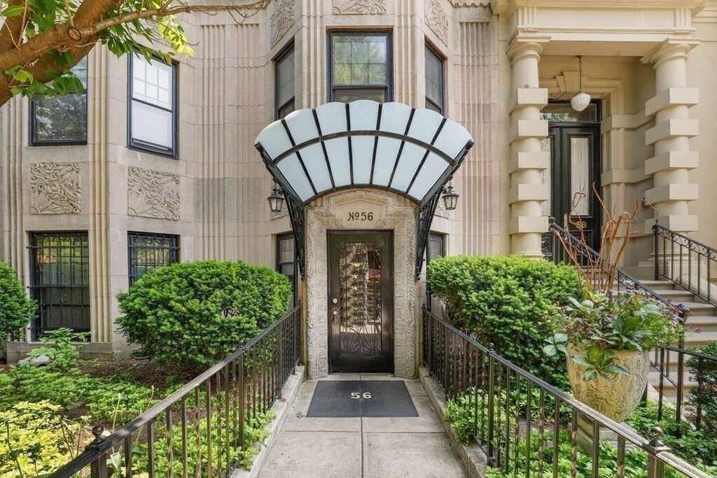 Property Photo:  56 Commonwealth Avenue 55  MA 02116 