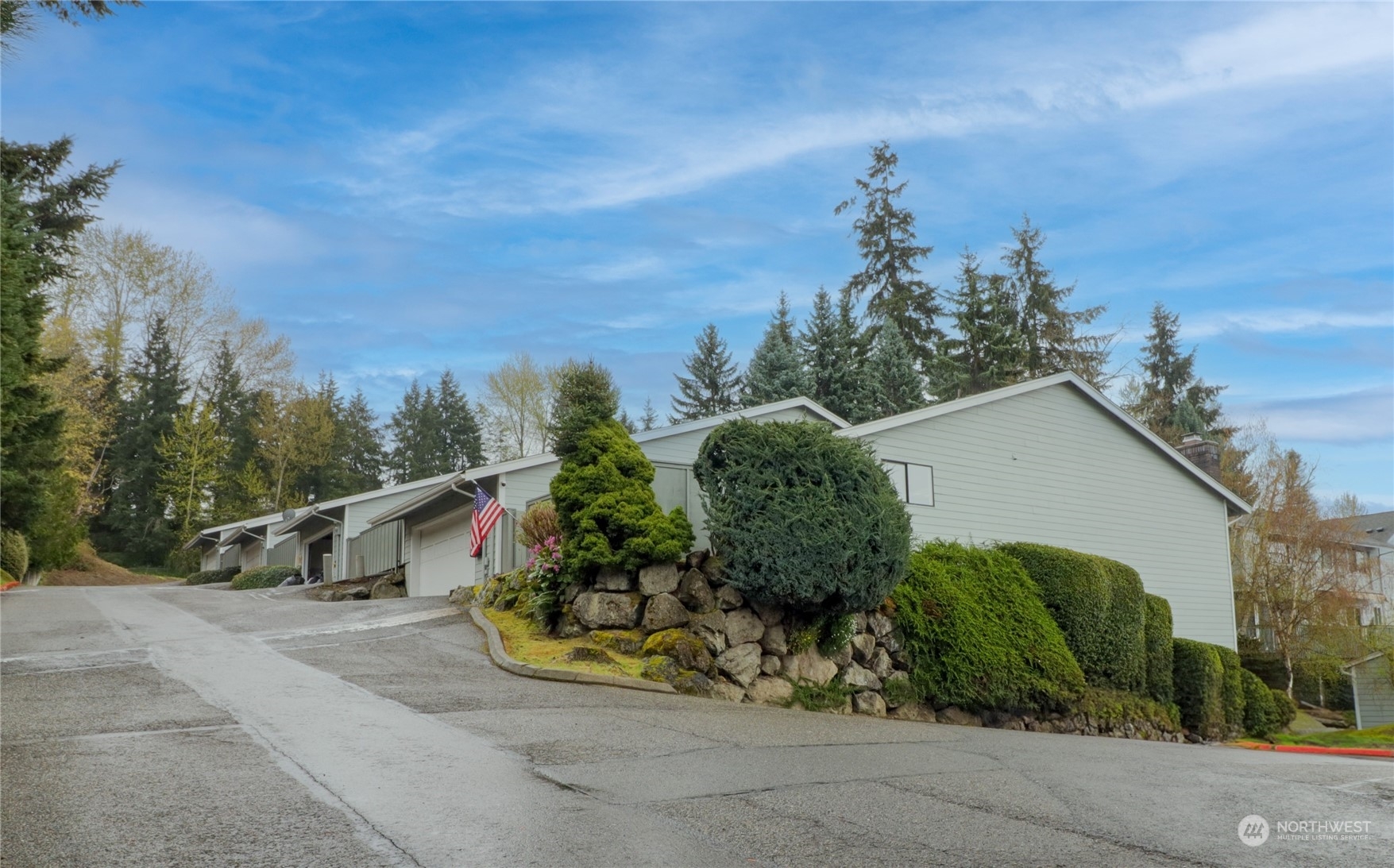 Property Photo:  2440 140th Avenue NE 33  WA 98005 