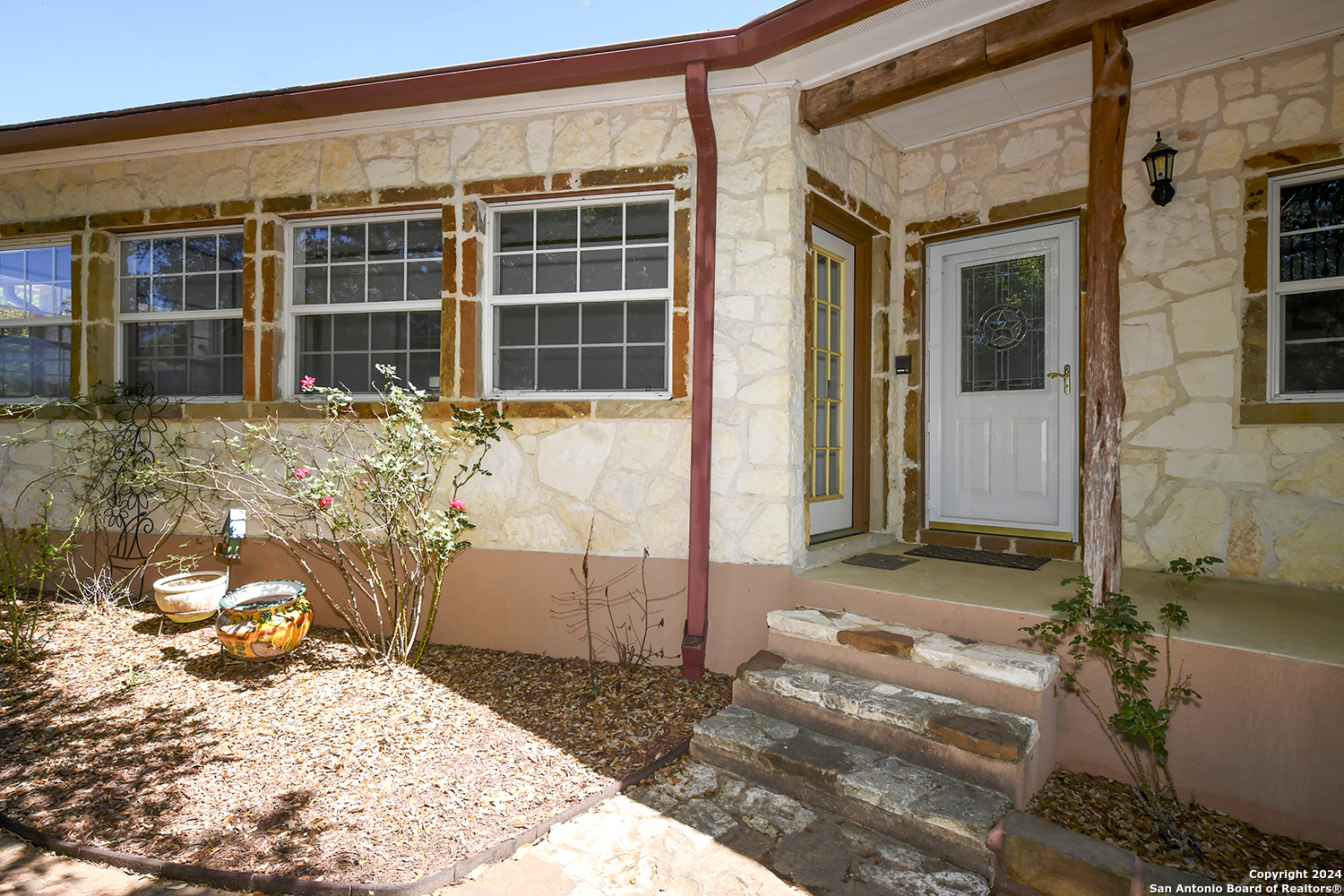 Property Photo:  930 County Road 2720  TX 78056 