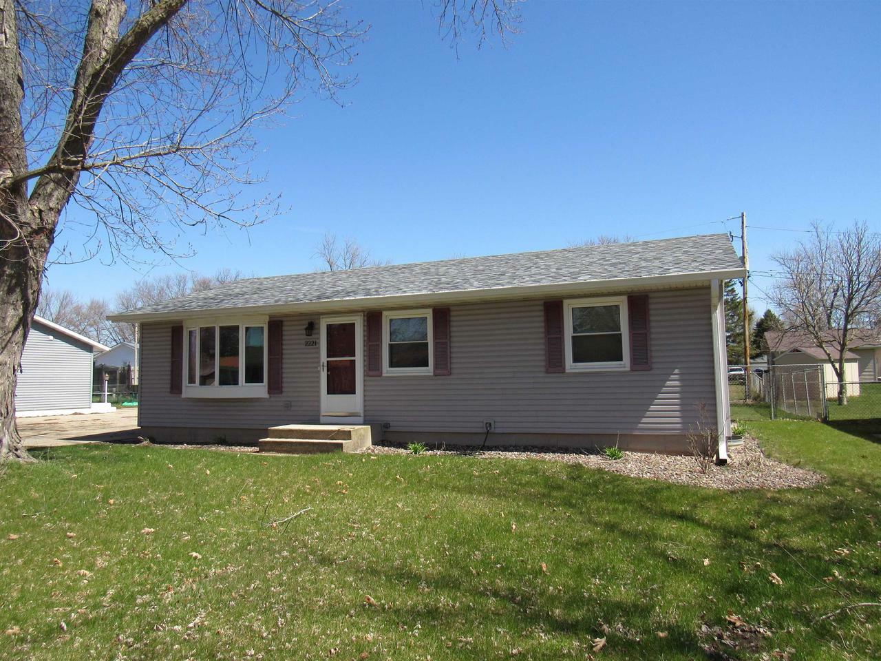 Property Photo:  2221 South Osborne Avenue  WI 53546 