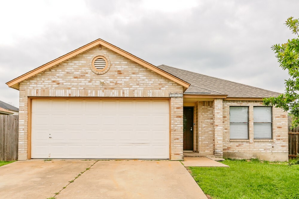 Property Photo:  2909 Donnell Drive  TX 78664 