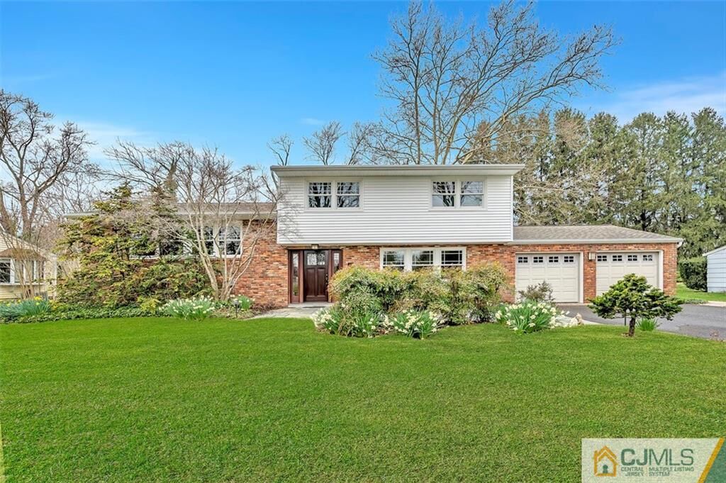 Property Photo:  13 Griggs Road  NJ 08512 