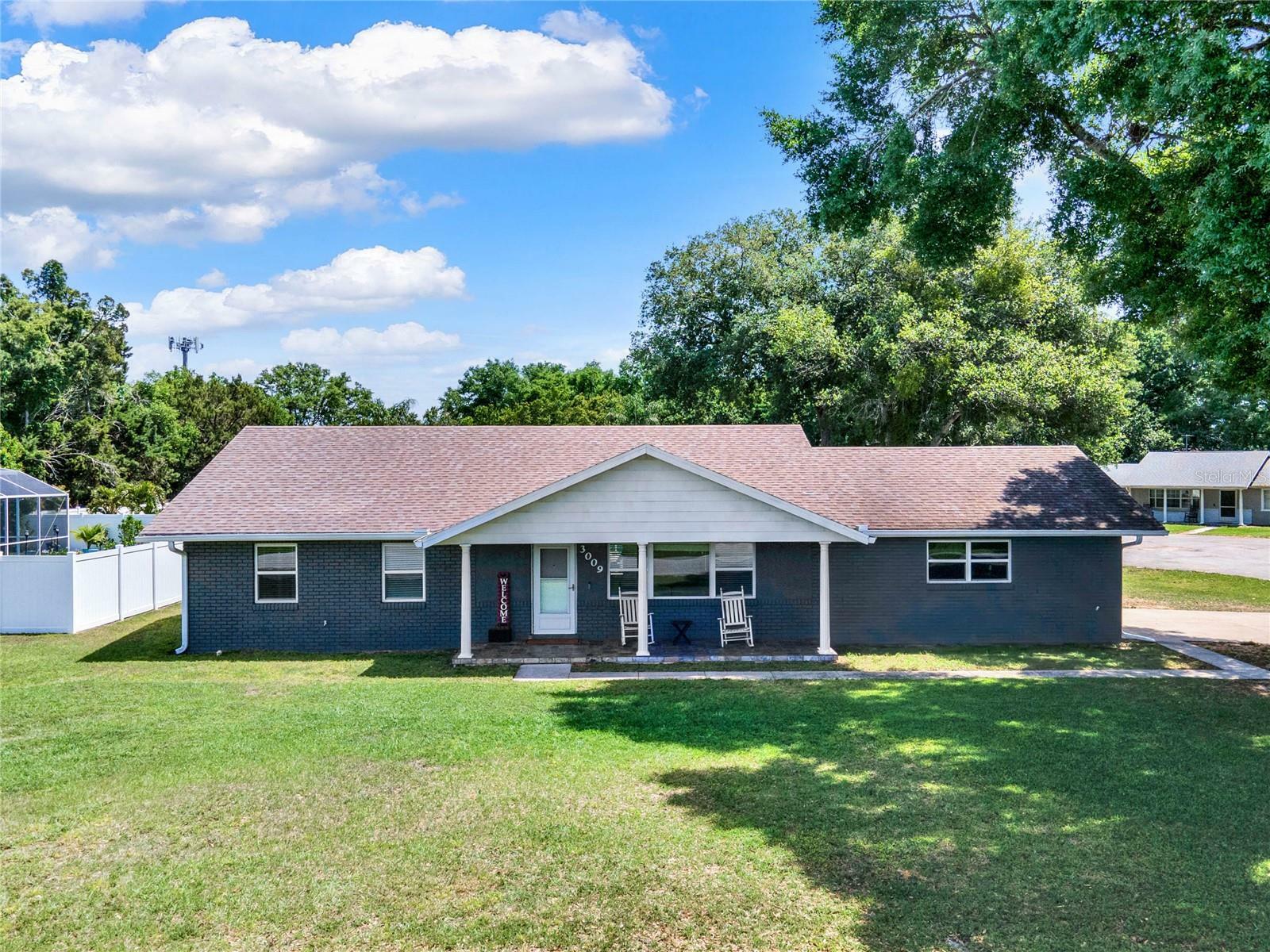 Property Photo:  3009 Dupont Street  FL 32726 