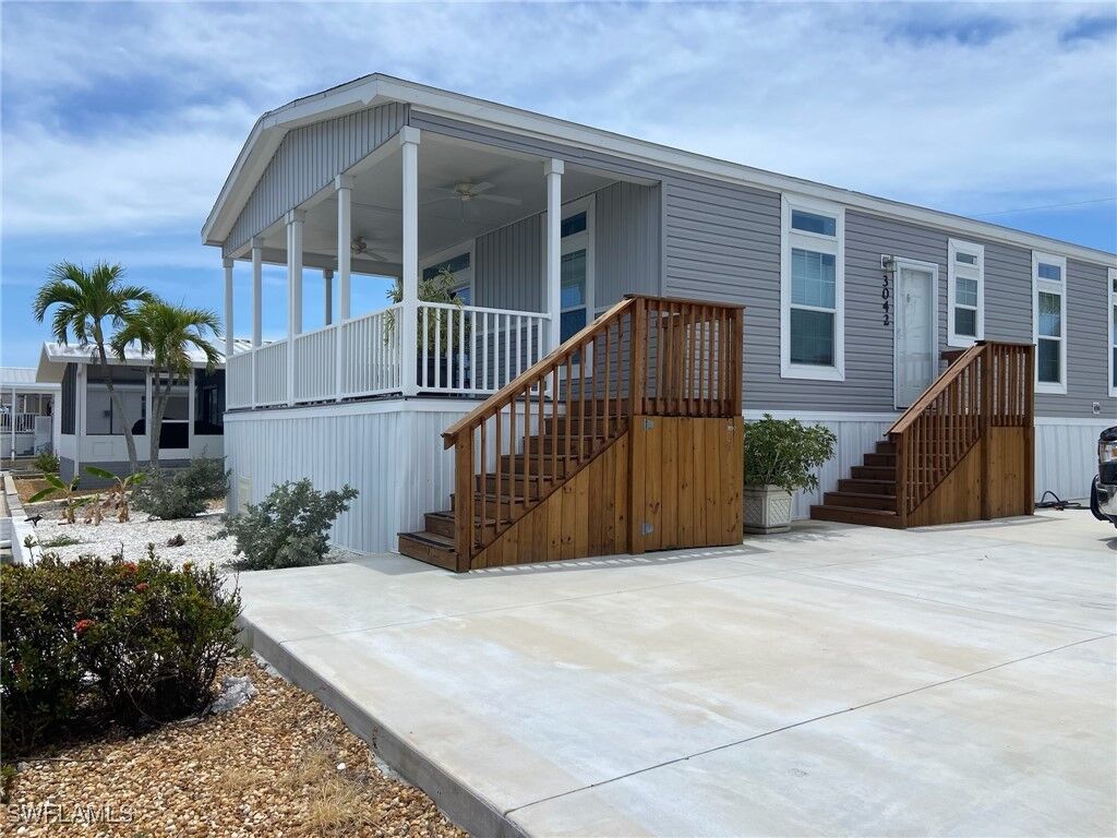 Property Photo:  3042 Bowsprit Lane  FL 33956 