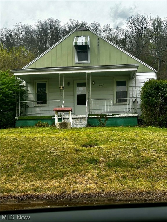 Property Photo:  207 6th Avenue  WV 26101 