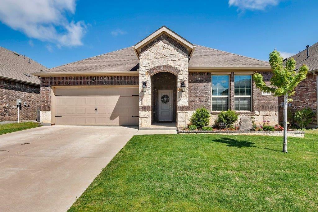 Property Photo: 10925 Klondike Lane TX 76227
