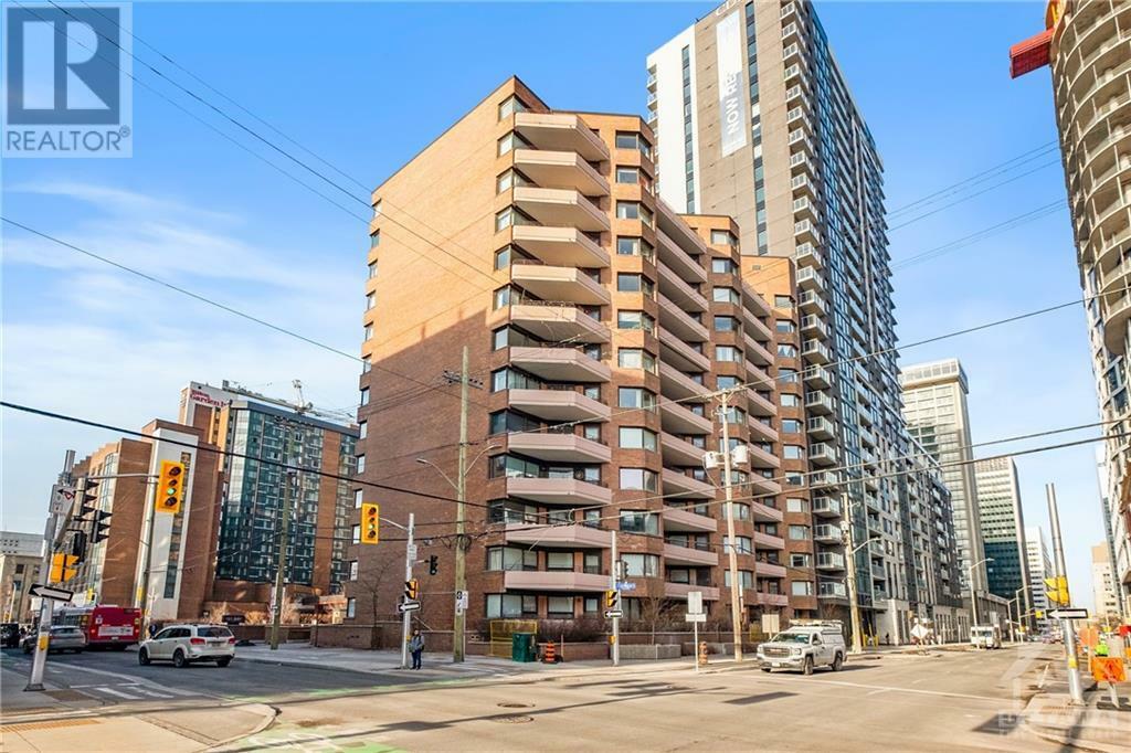 Property Photo:  151 Bay Street 204  ON K1R 7T2 