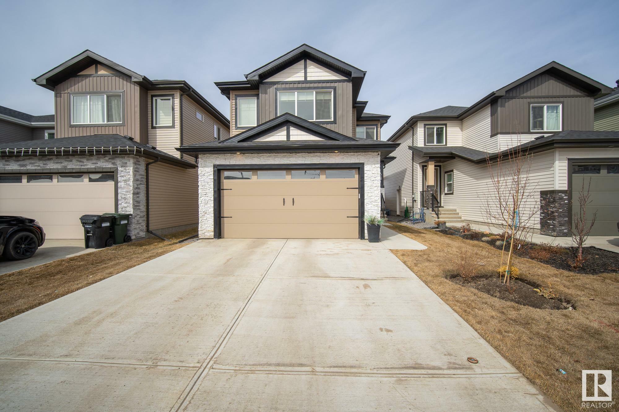Property Photo:  76 Meadowlink Common  AB T7X 0P3 