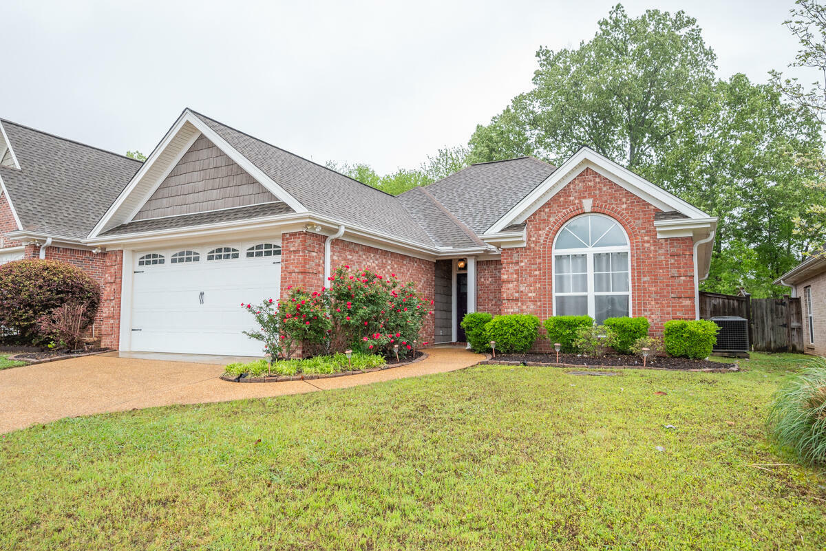 Property Photo:  419 Suzanne Avenue  MS 39759 