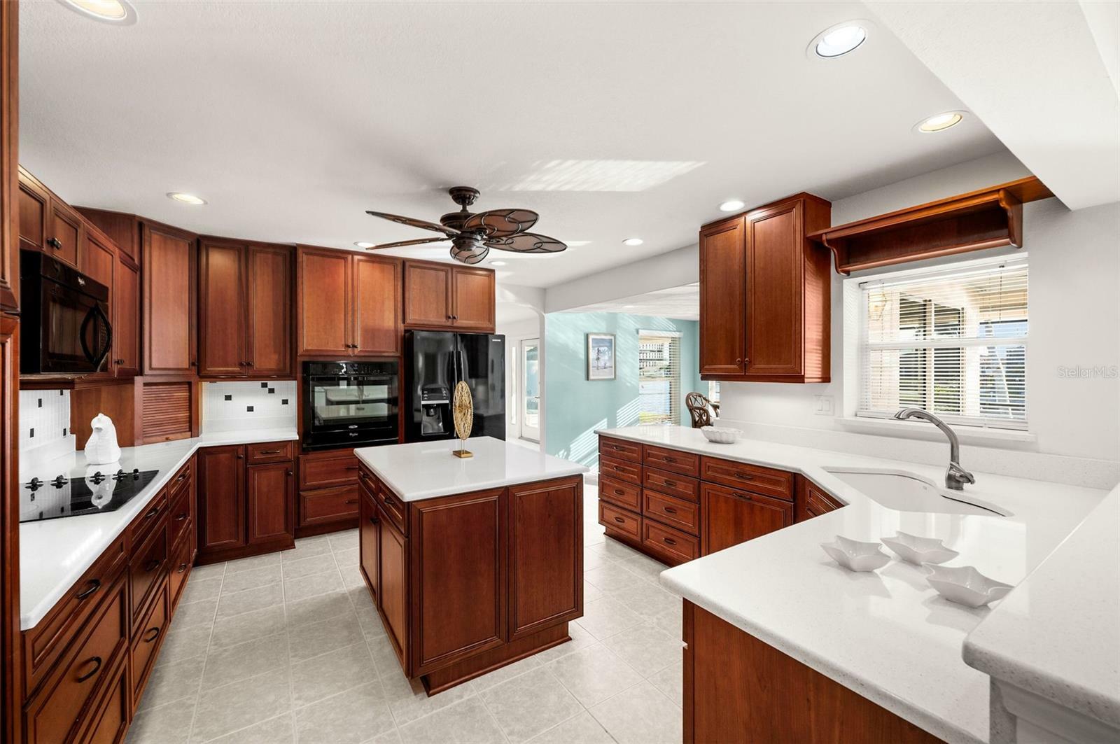 Property Photo:  127 Hibiscus Drive  FL 33950 