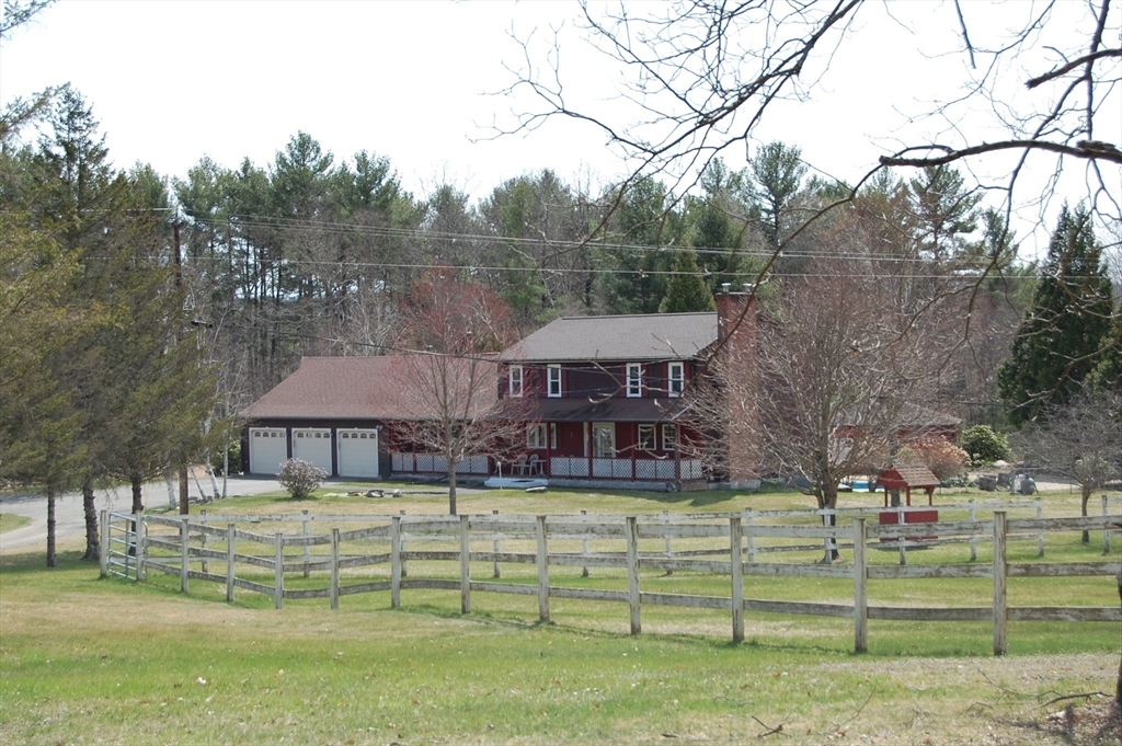 Property Photo:  467 Loring Rd.  MA 01005 