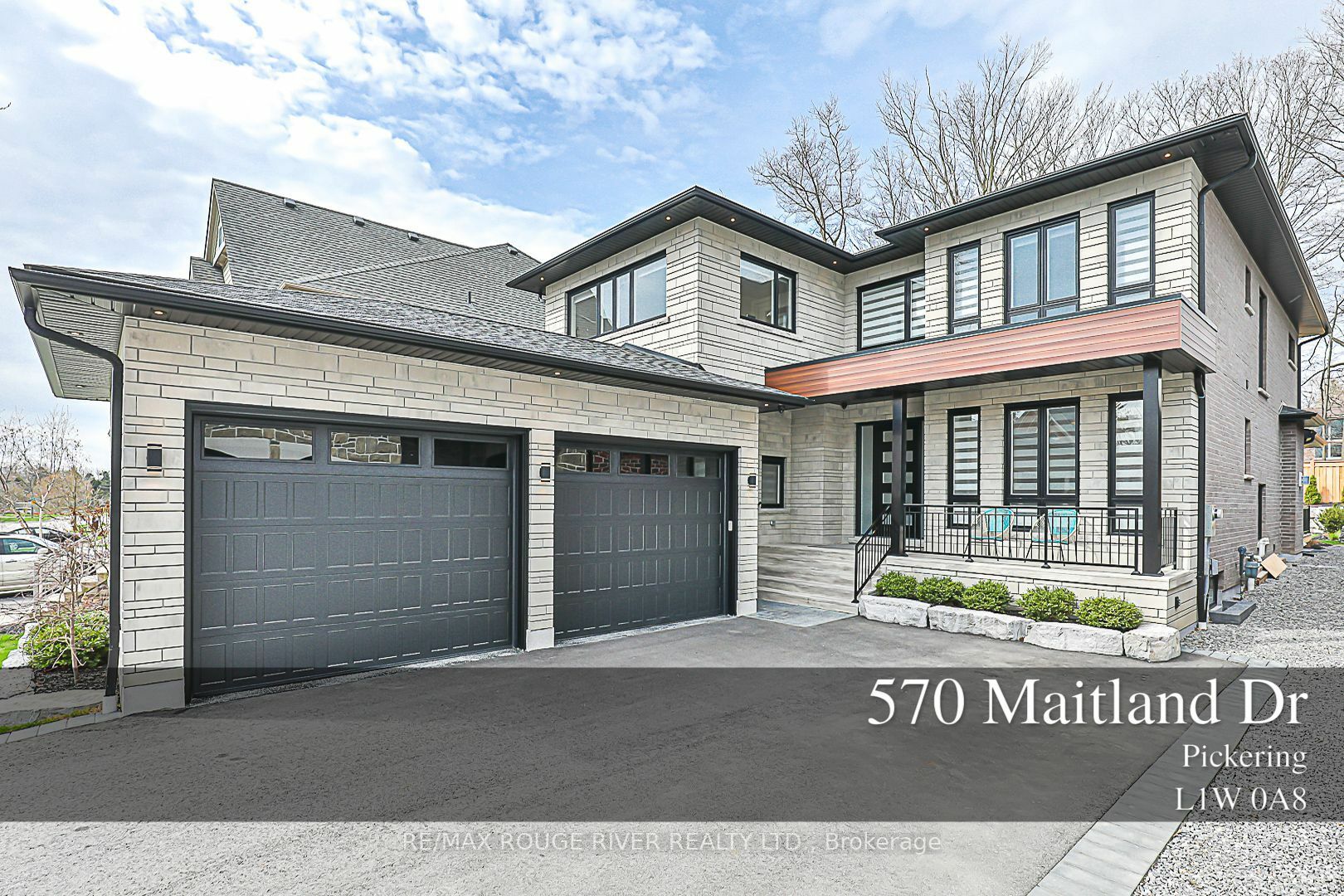 570 Maitland Dr  Pickering ON L1W 0A8 photo