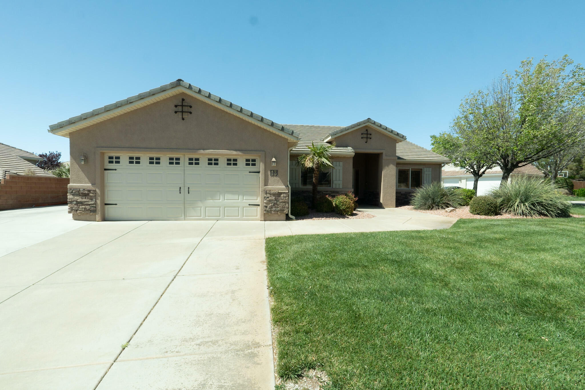 Property Photo:  1630 E 2450 S St #13  UT 84790 