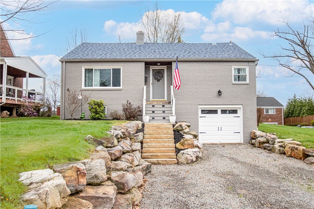 Property Photo:  22 Perry Ln  PA 15229 