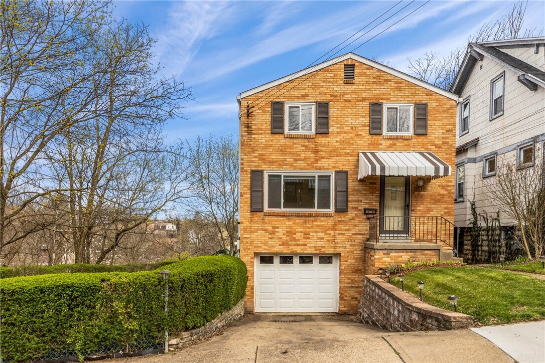 Property Photo:  1519 Orangewood Ave  PA 15216 