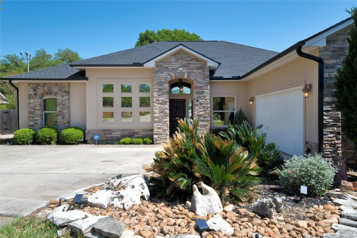 Property Photo:  918 Tate Trail  TX 78666 