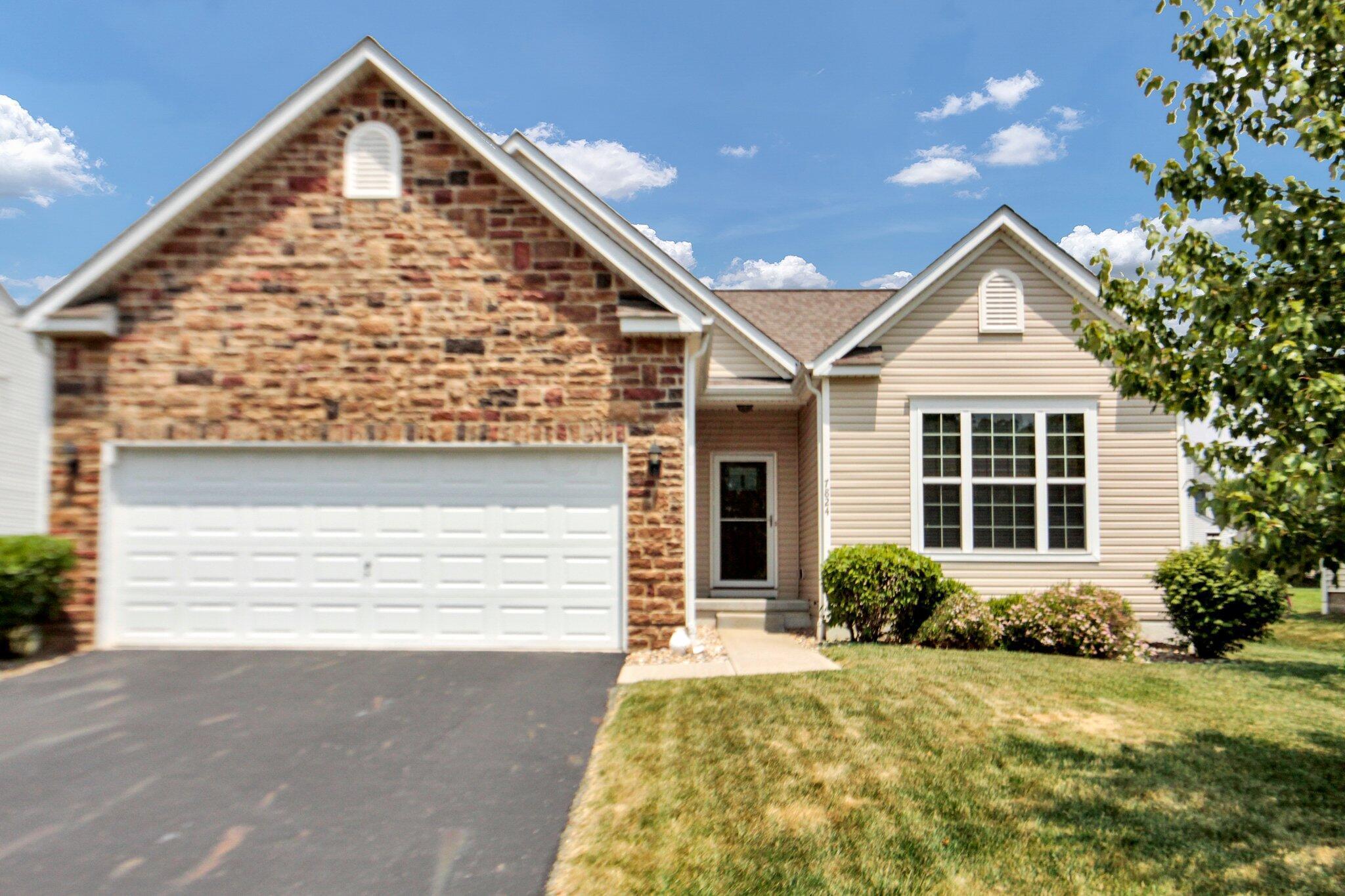 Property Photo: 7824 Edgewater Court OH 43110