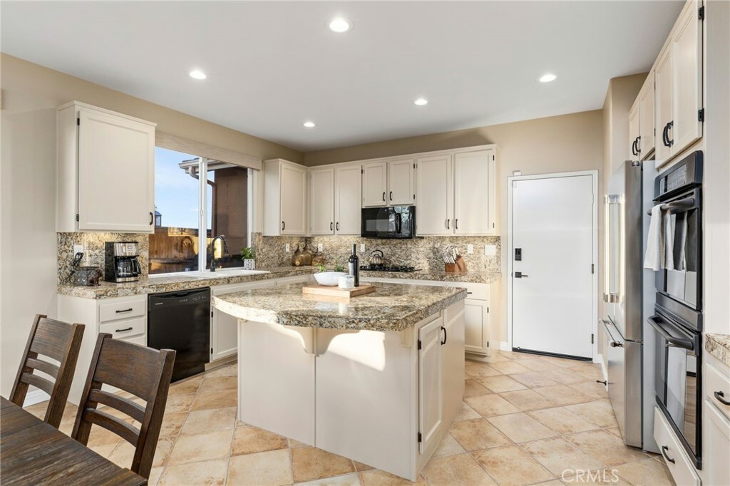 Property Photo:  41734 Grand View Drive  CA 92562 