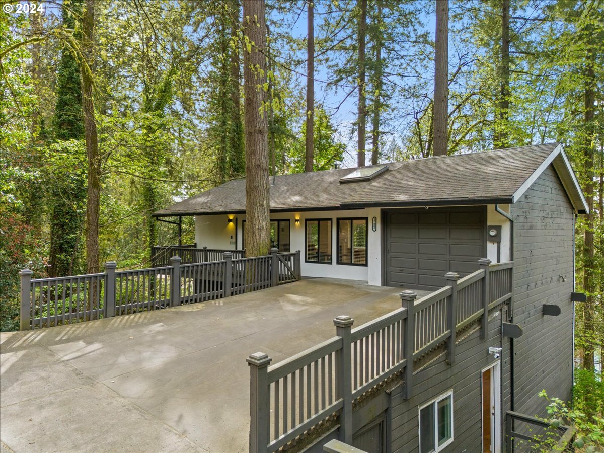 Property Photo:  17007 Westview Dr  OR 97034 