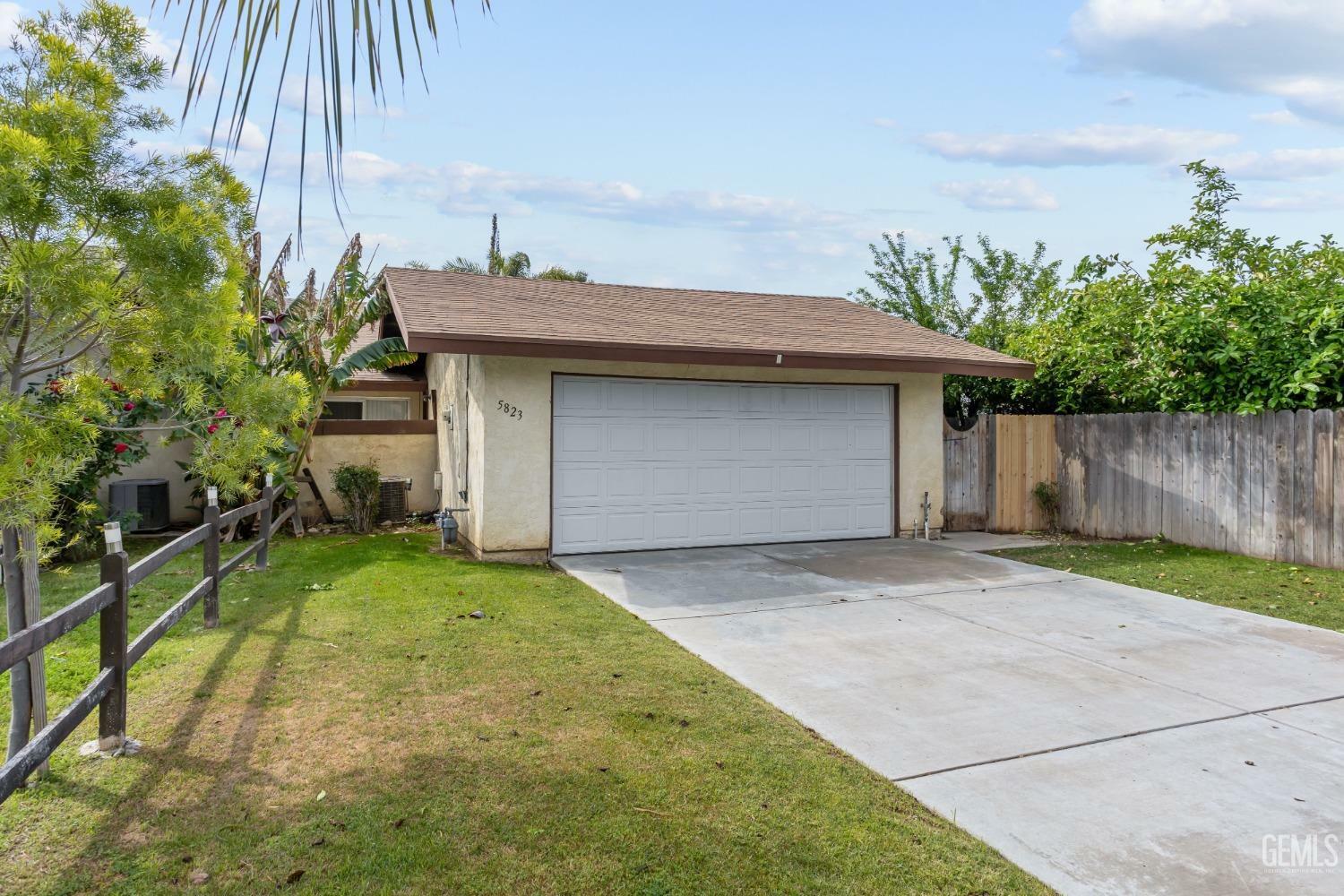 Property Photo:  5823 Caoba Court  CA 93309 