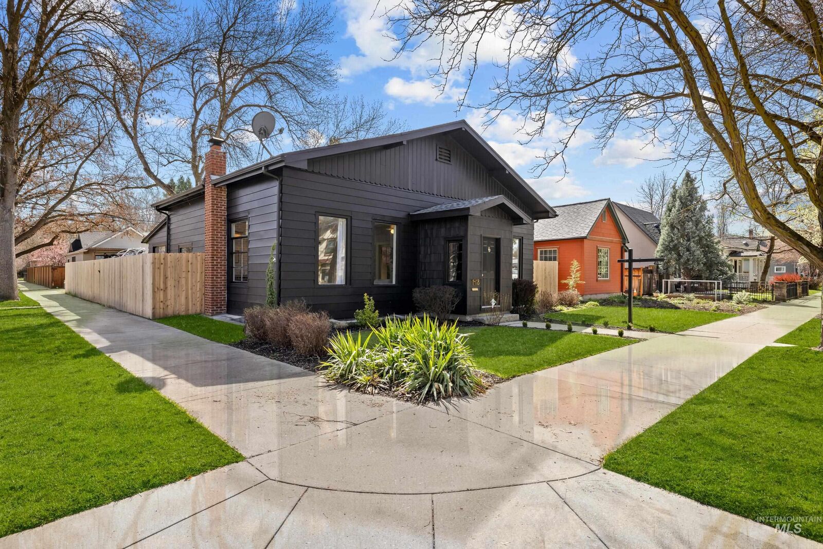 Property Photo:  1418 N 8th  ID 83702 