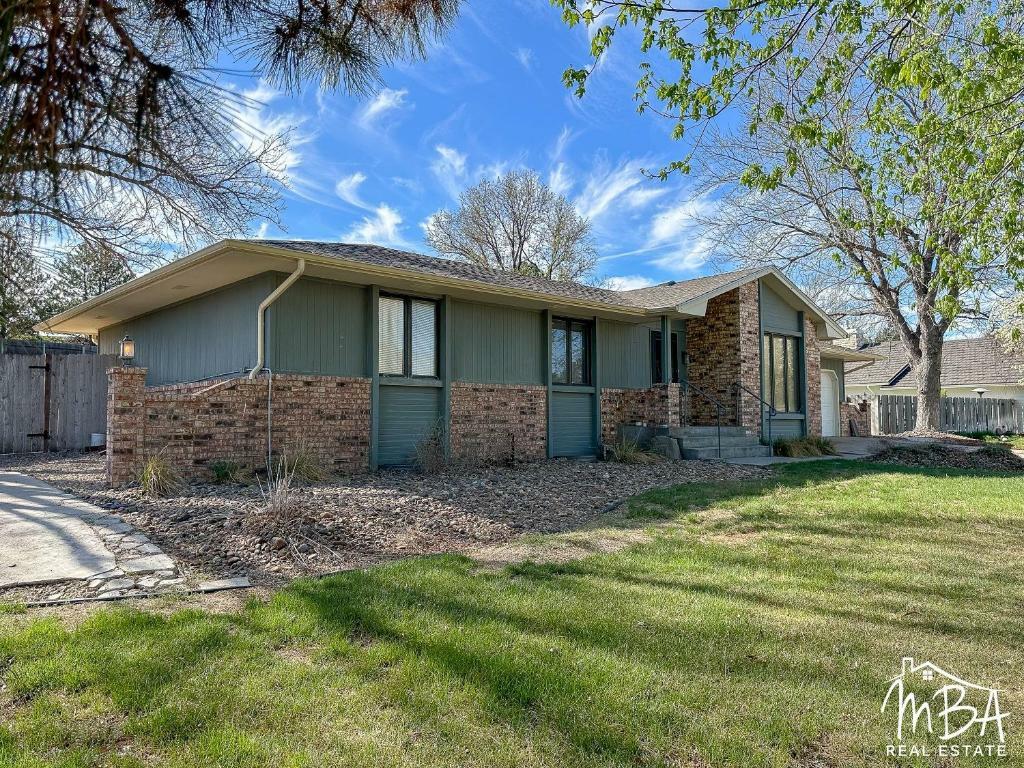 Property Photo:  104 Cambridge Court  KS 67846 