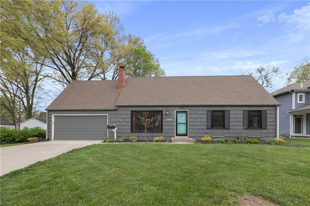 Property Photo:  2908 Somerset Drive  KS 66208 