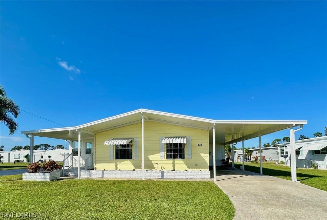 Property Photo:  872 Moonlight Drive  FL 33917 