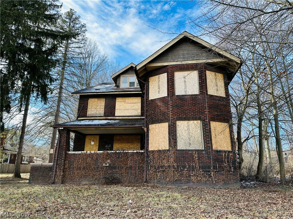 Property Photo:  1904 Cordova Avenue  OH 44504 