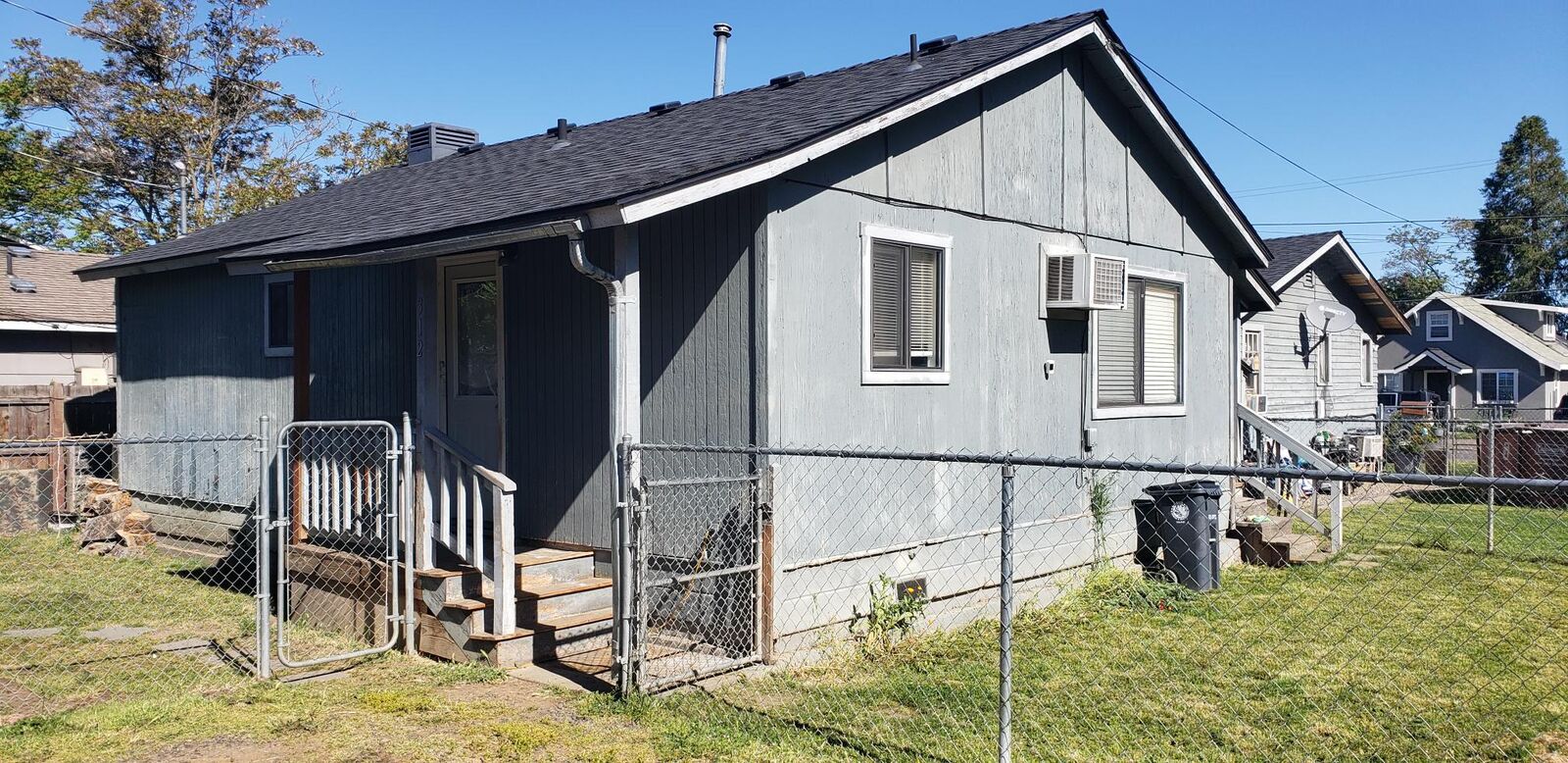 Property Photo:  316 Edwards Street  OR 97501 