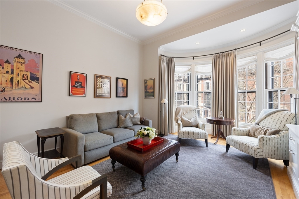 Property Photo: 226 Marlborough St 2 MA 02116