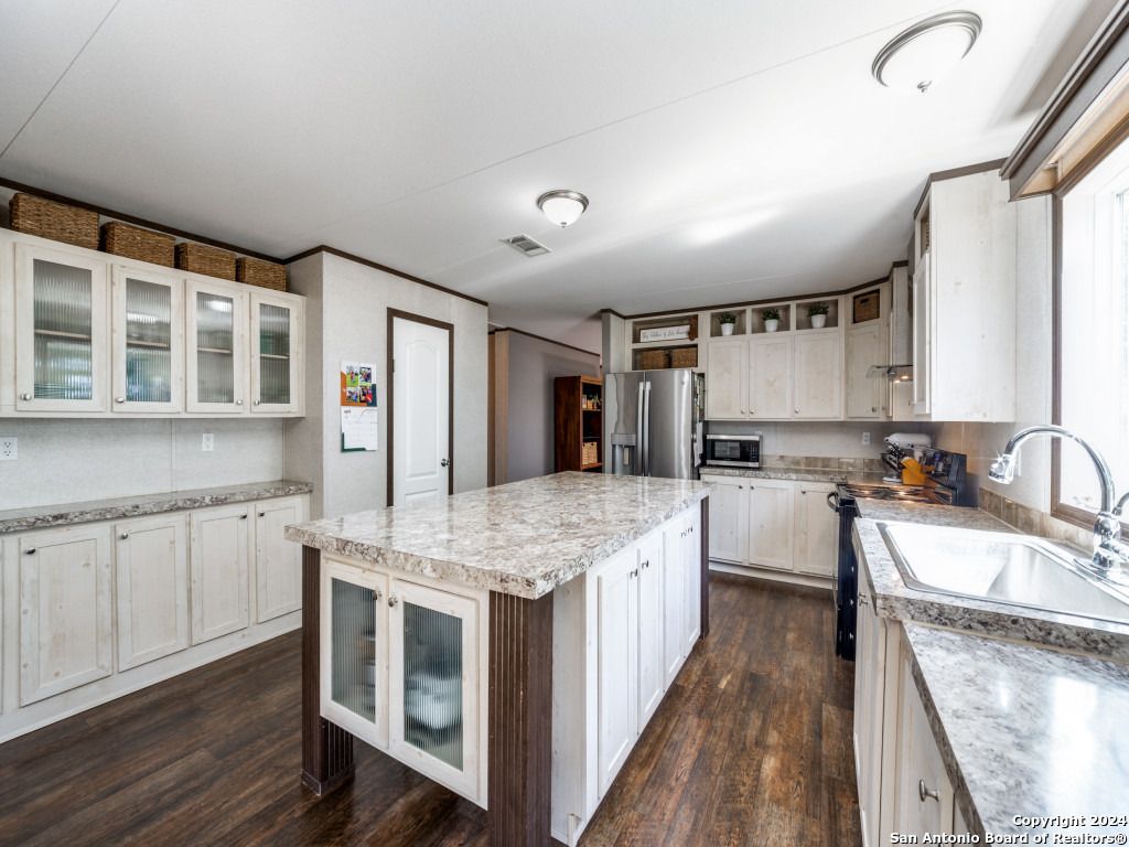 Property Photo: 559 Pr 1517 TX 78003