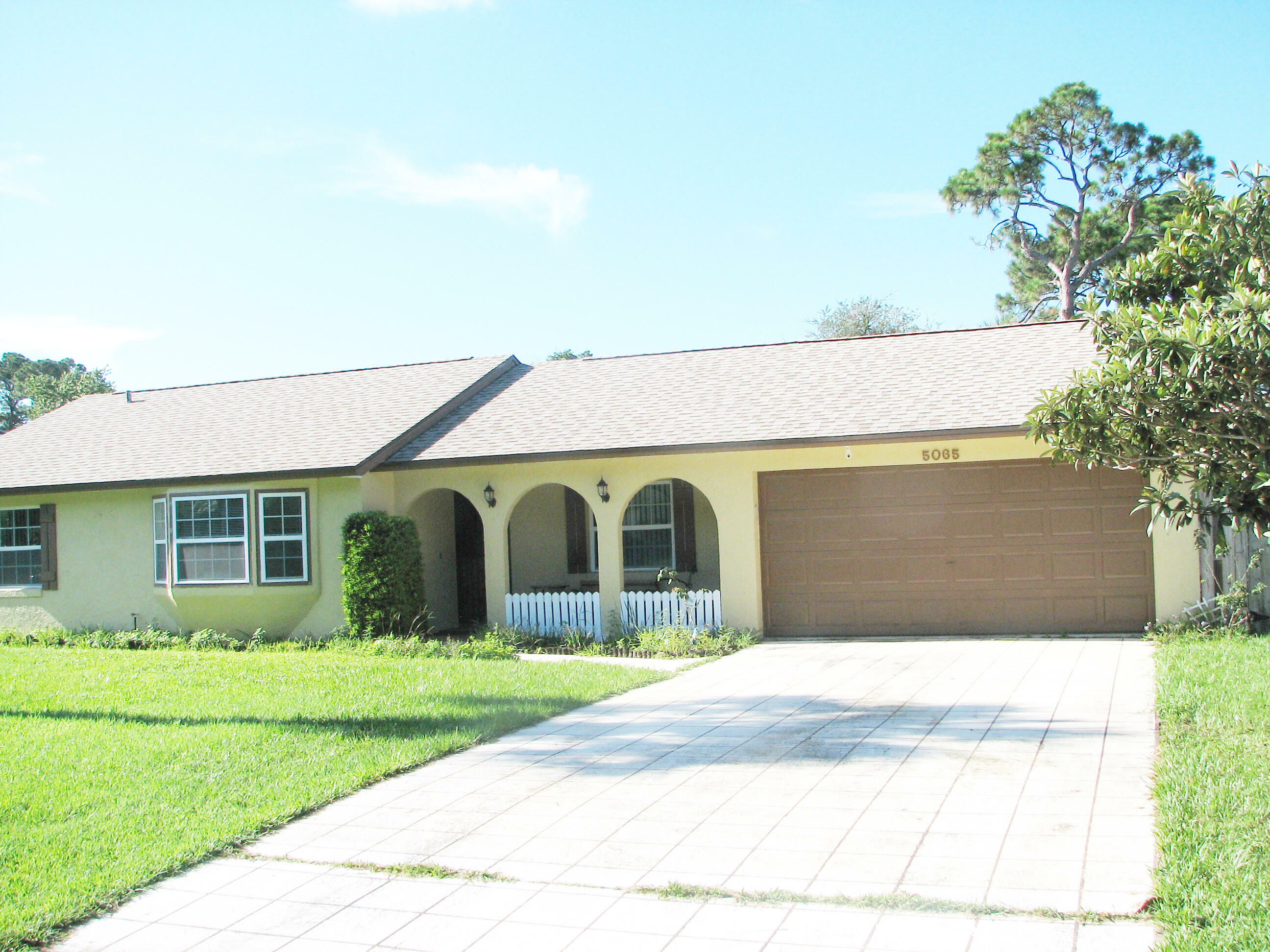 Property Photo:  5065 Mayflower Street  FL 32927 