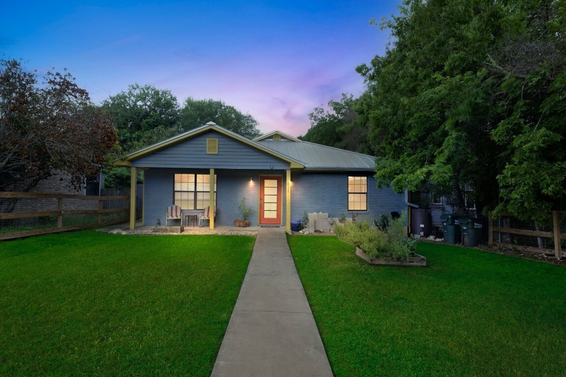 Property Photo:  611 Clyde Court  TX 78666 
