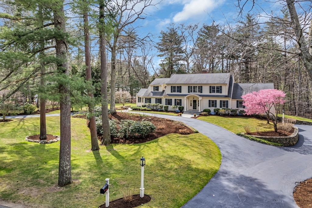 Property Photo: 16 Buttonwood Ln MA 02493