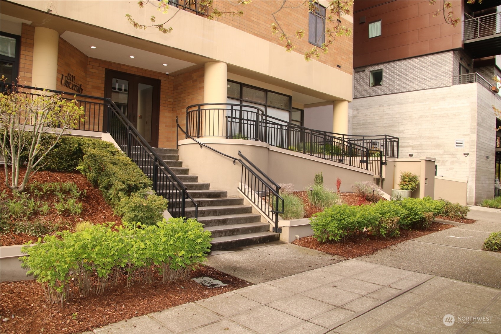 Property Photo:  1300 University Street 9C  WA 98101 