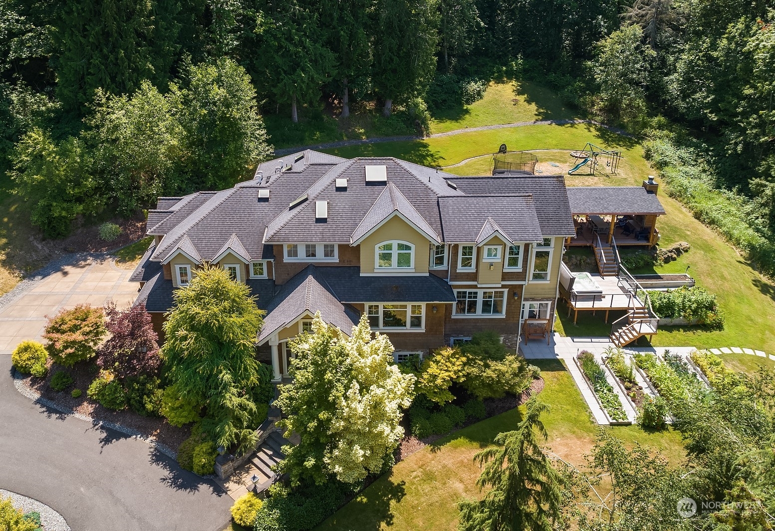 Property Photo:  26709 SE Old Black Nugget Road  WA 98029 