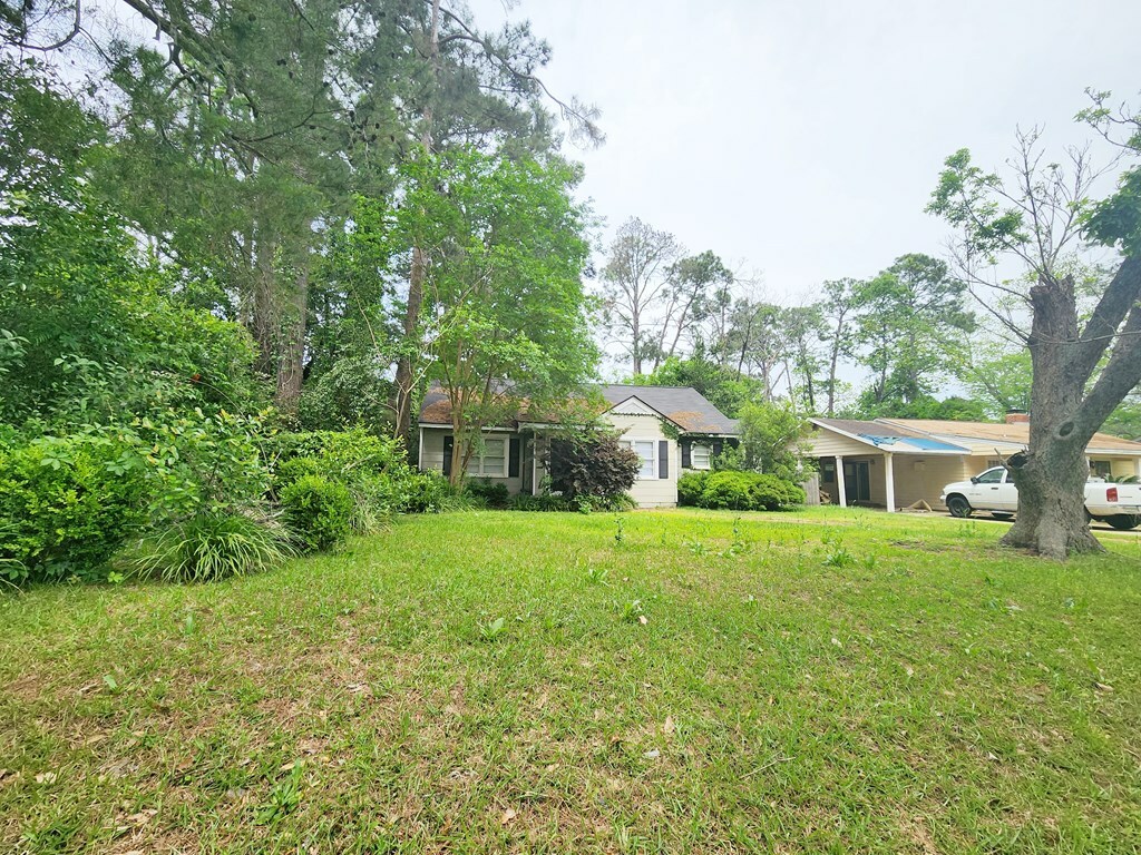 Property Photo:  1111 Ninth Ave  GA 31707 