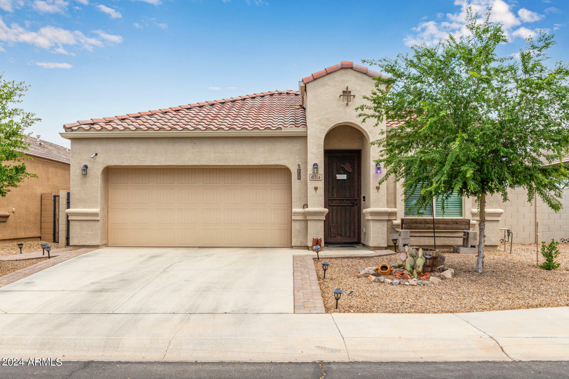 Property Photo:  41356 W Jenna Lane  AZ 85138 