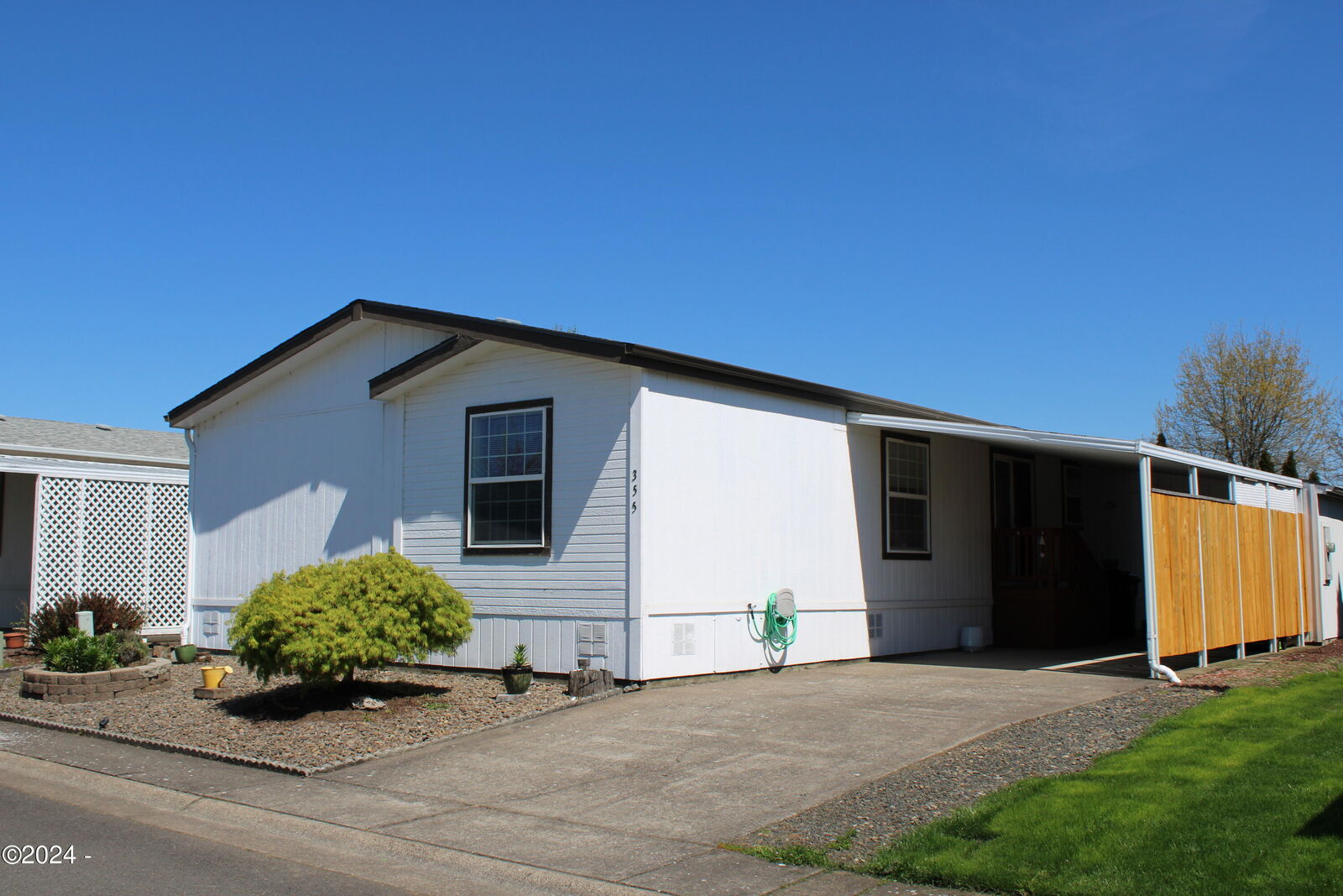 Property Photo:  1699 N Terry Street 355  OR 97402 