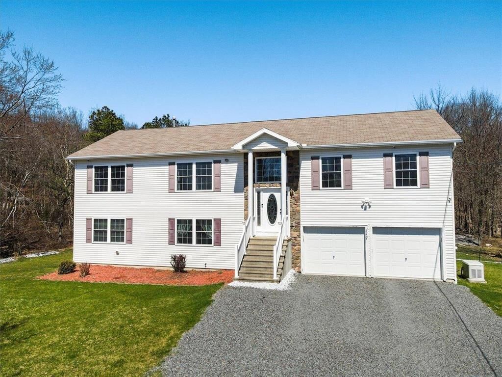Property Photo:  117 Ash Drive  PA 18334 