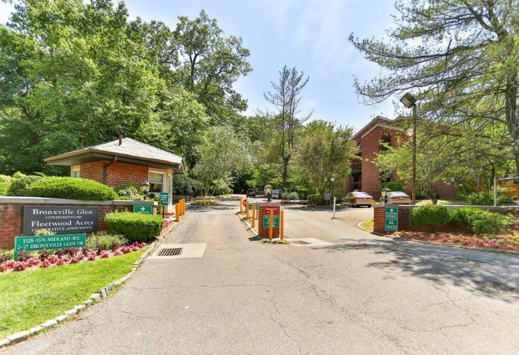 Property Photo: 1374 Midland Avenue 505 NY 10708